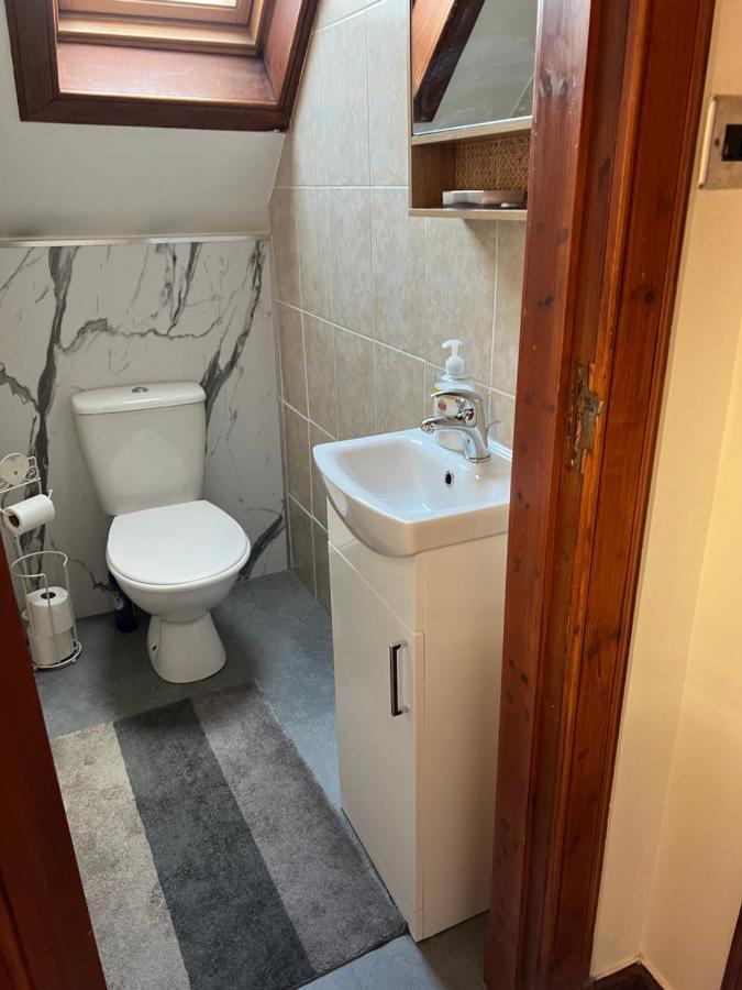 4 Bed Bungalow Near Airport إدنبرة المظهر الخارجي الصورة