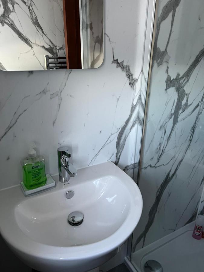 4 Bed Bungalow Near Airport إدنبرة المظهر الخارجي الصورة