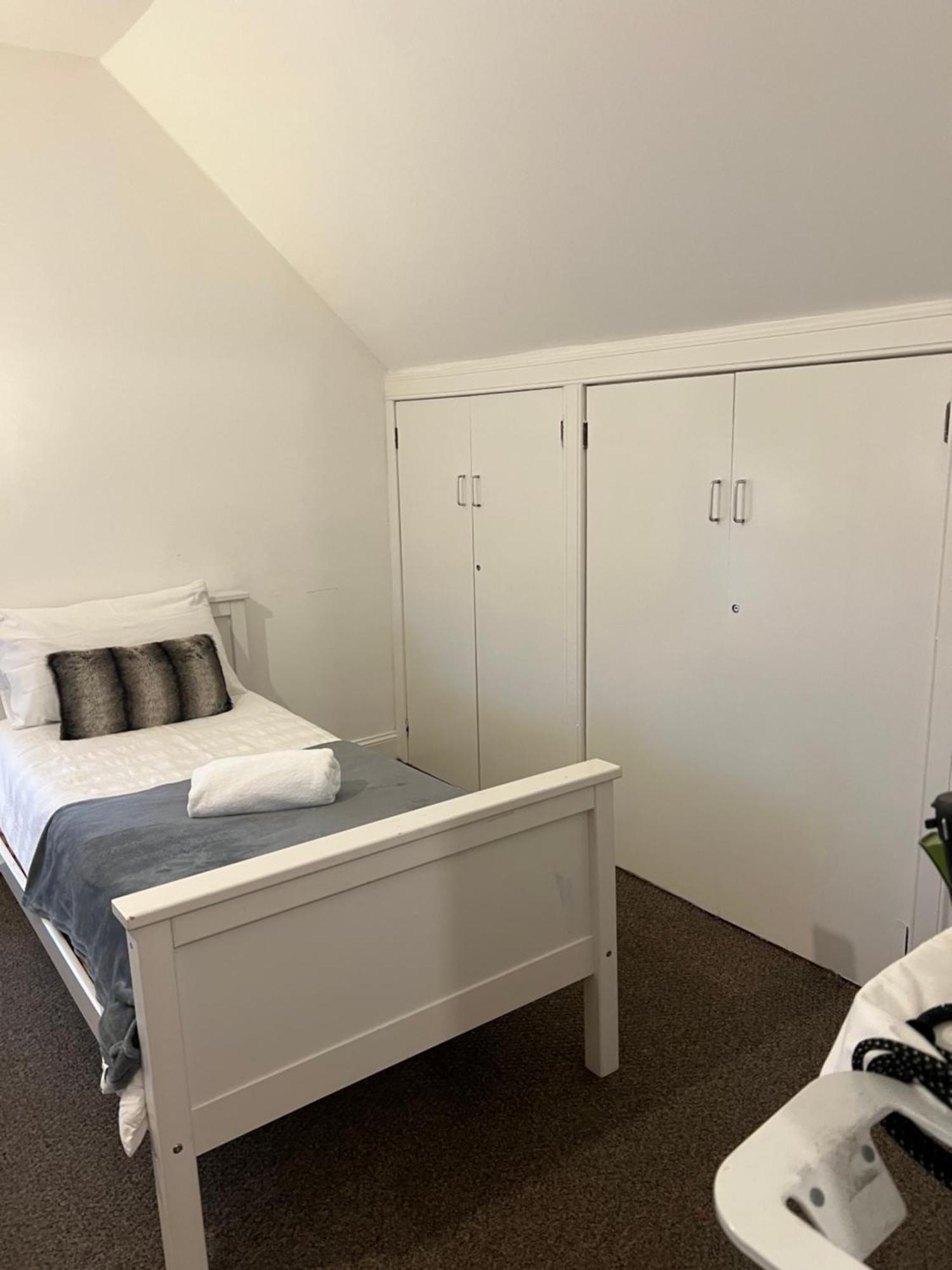 4 Bed Bungalow Near Airport إدنبرة المظهر الخارجي الصورة